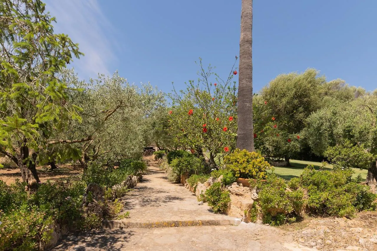 Murtera- Traditional Country Manor House For 9 People 5 Bedrooms And 4 Bathrooms Near Sant Llorenc Spain