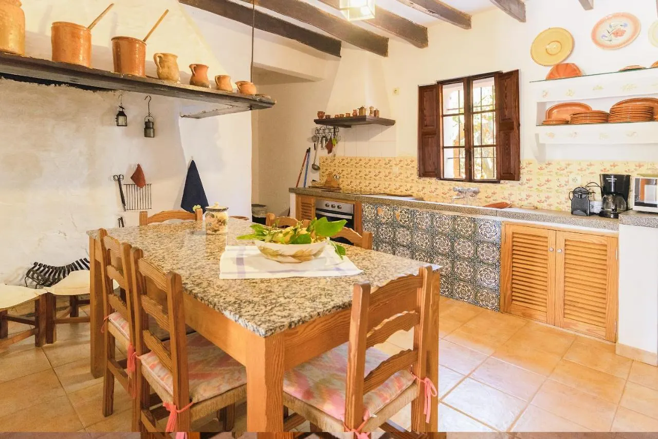 Murtera- Traditional Country Manor House For 9 People 5 Bedrooms And 4 Bathrooms Near Sant Llorenc Spain