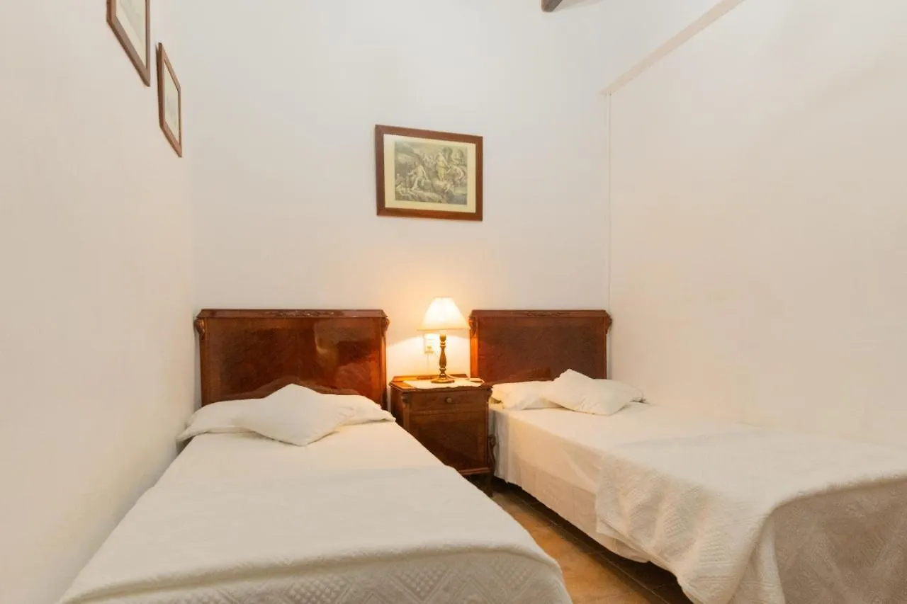 Murtera- Traditional Country Manor House For 9 People 5 Bedrooms And 4 Bathrooms Near Sant Llorenc